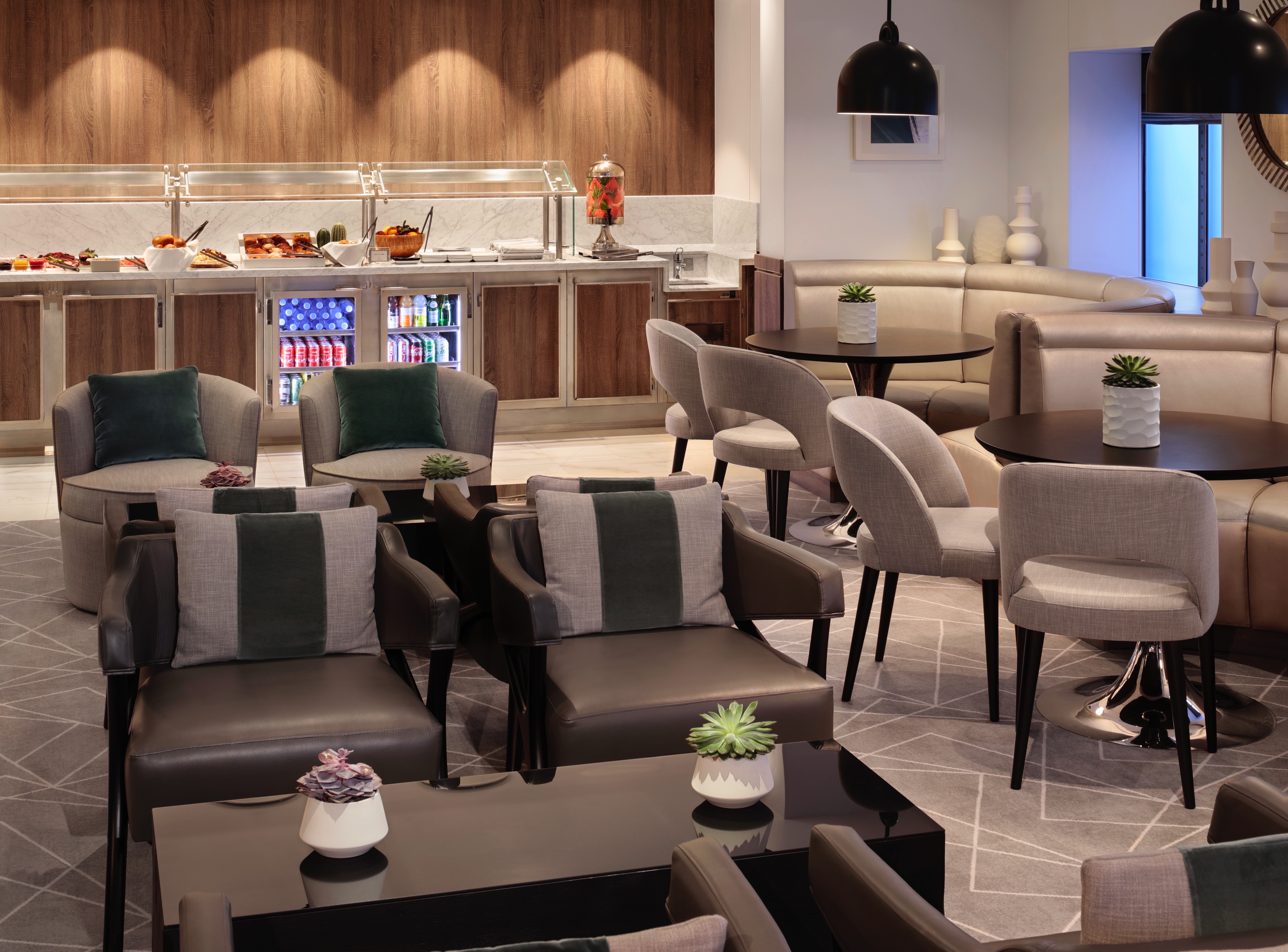 Celebrity Silhouette - The Retreat Lounge & Sun Deck